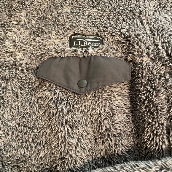 LL Bean Gray Fleece Pullover - Picture 6 of 7